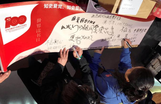 哈尼和她的宠物们